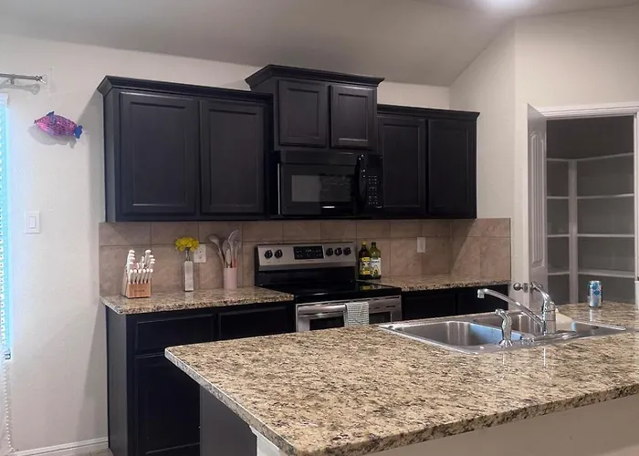 10 Min To World Cup - Modern 4br Near Dfw Fort Worth