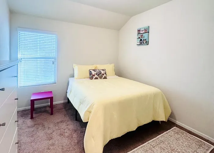 Holiday home 10 Min To World Cup - Modern 4br Near Dfw *