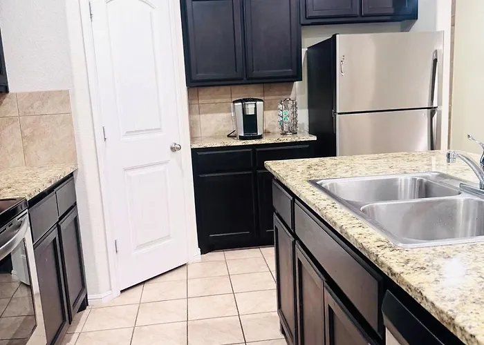 Holiday home 10 Min To World Cup - Modern 4br Near Dfw Fort Worth