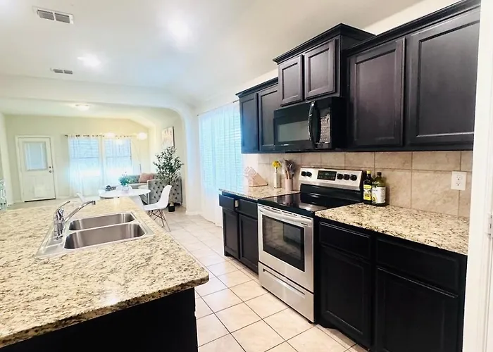 Holiday home 10 Min To World Cup - Modern 4br Near Dfw