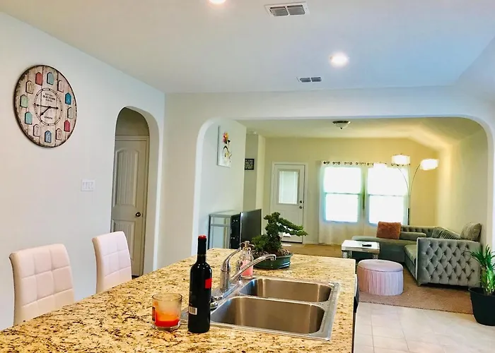 10 Min To World Cup - Modern 4br Near Dfw Holiday home *
