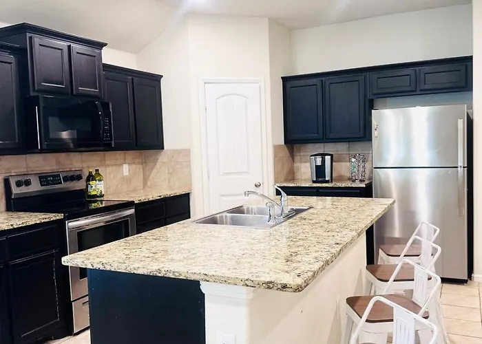 Holiday home 10 Min To World Cup - Modern 4br Near Dfw *