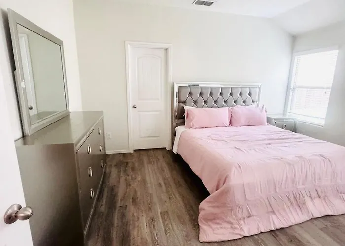 10 Min To World Cup - Modern 4br Near Dfw *