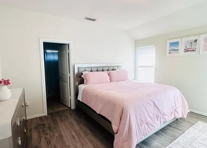 Holiday home 10 Min To World Cup - Modern 4br Near Dfw